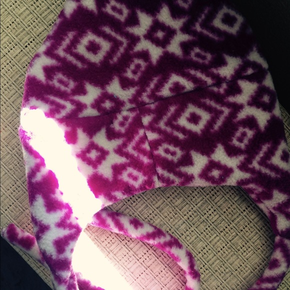 Hat fleece thick W/8 pointed stars/tribal design ties vtg S/M - Picture 2 of 4